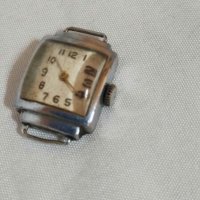 Стар руски дамски механичен часовник Чайка, снимка 1 - Антикварни и старинни предмети - 37761408
