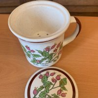 Керамична чаша за чай филтър и капаче-Rosa canina, снимка 4 - Антикварни и старинни предмети - 39985470