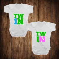 Бебешки бодита за близнаци с щампа TW1N TWI2, снимка 1 - Бодита за бебе - 26612234