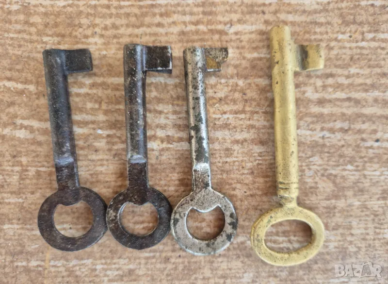 Стари ключета за шкафове, снимка 1