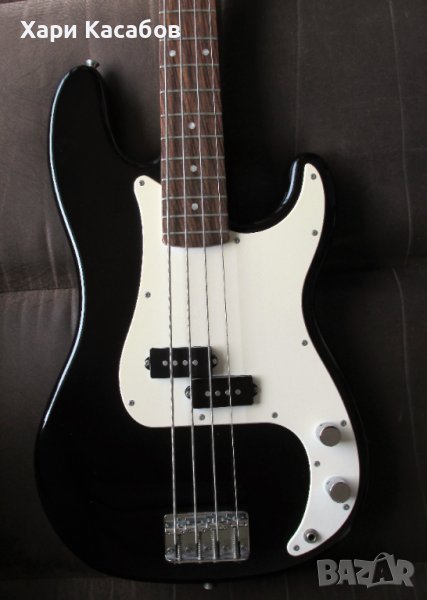 Бас китара Squire Р, снимка 1