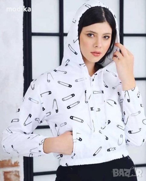 Тънко яке ветровка с качулка , снимка 1