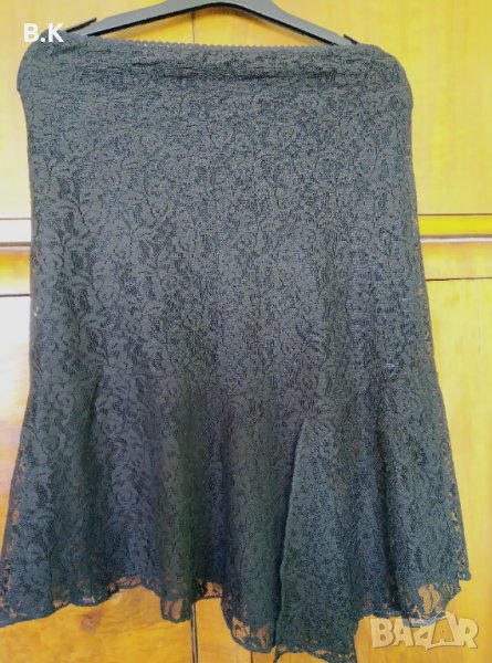 Дантелена официална пола, снимка 1