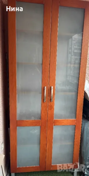 Висок шкаф тип витрина, снимка 1