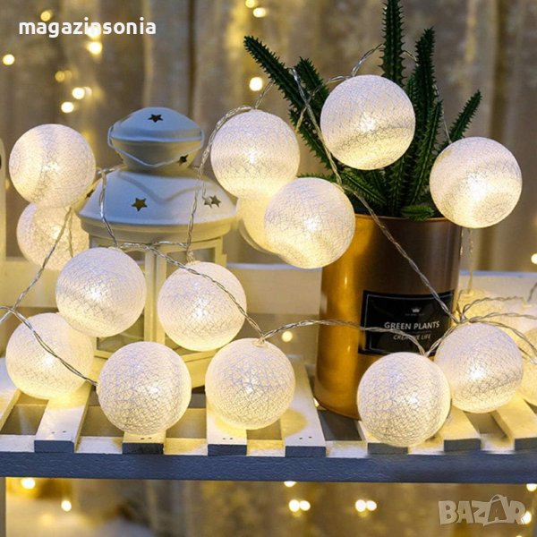 Гирлянд от 10 бр. светещи бели топки за красива декорация/на батерии, снимка 1