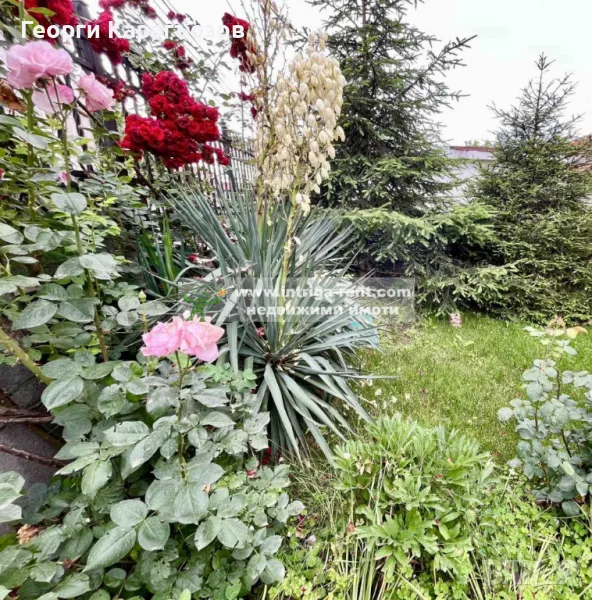 3823. Апартамент на цял етаж, с гараж, паркомясто и двор, в квартал Дружба, Хасково., снимка 1