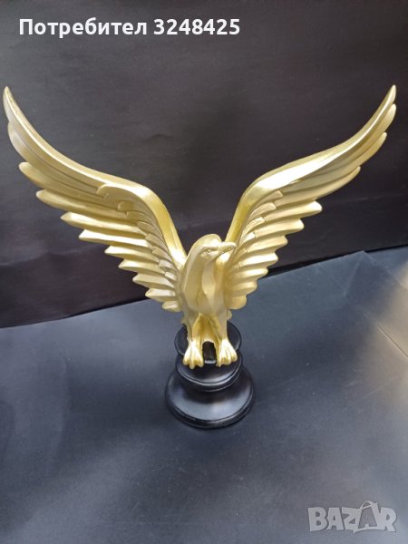 Златен орел с разперени крила висококачествен полирезин , снимка 1