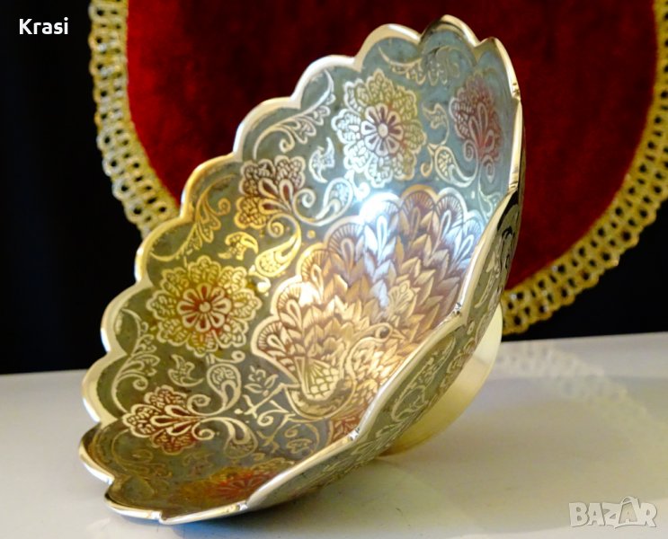 Бронзова купичка за ядки Паун,клетъчен емайл, снимка 1