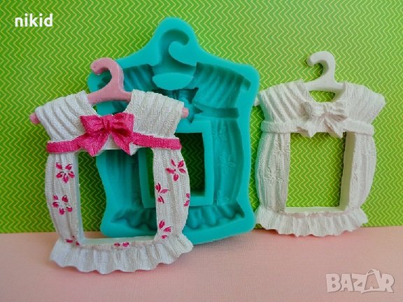 Дрешка на закачалка рамка силиконов молд форма декорация украса фондан гипс, снимка 1