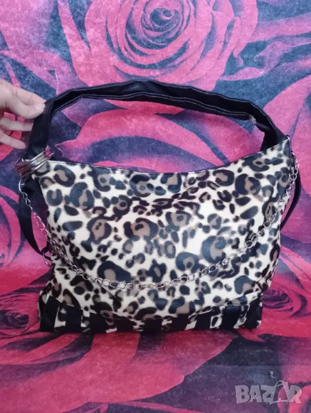 Чанта тип торба Леопардов принт с верижки и халки , снимка 1