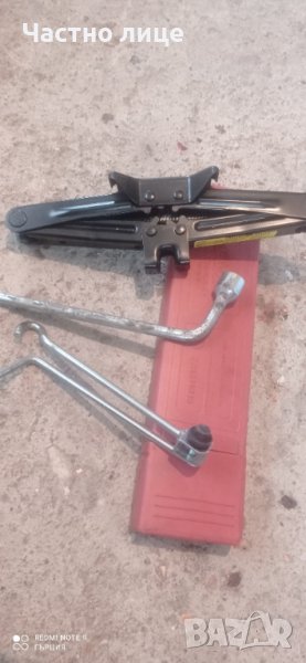  Оргинален Крик ключ и др. за Тойота Корола версо, снимка 1