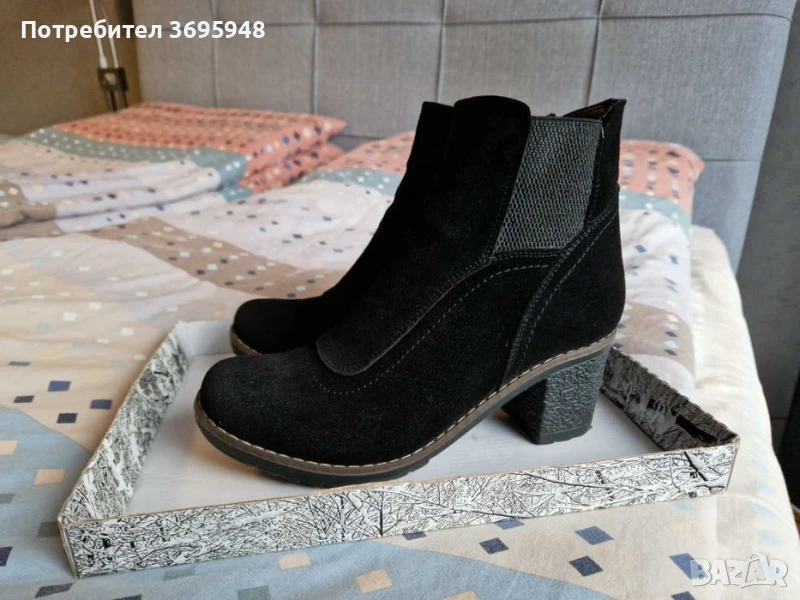 Дамски черни боти от естествен велур, снимка 1