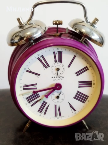 Стар механичен будилник, настолен часовник