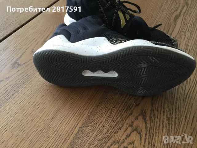 Оригинални детски маратонки Adidas, размер US 4, снимка 4 - Детски маратонки - 47576938