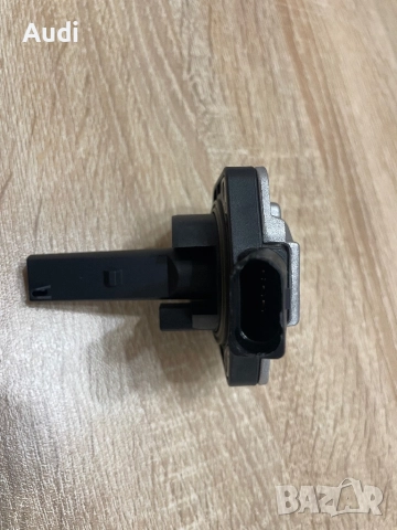 Датчик ниво масло Audi Volkswagen 1J0907660A 1J0907660B 1J0907660 6PR008079 Hella 6PR008079041, снимка 4 - Части - 52312034