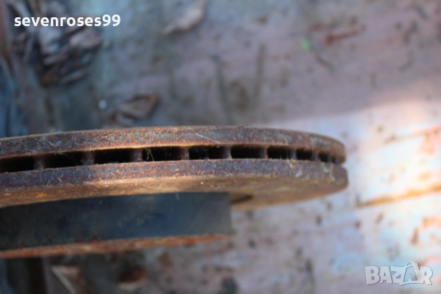 Диск преден ляв Мазда 3 2008 2.3i 158hp Mazda 3 седан, снимка 2 - Части - 53134210