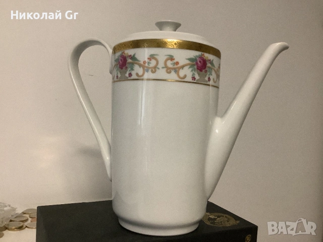 Сервиз за кафе  позлата порцелан произведено в Германия не се използва отличен състояние, снимка 3 - Антикварни и старинни предмети - 53187905