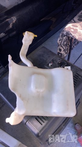 Казанче за чистачки за мерцедес ц класа w203 c class, снимка 2 - Части - 43500330