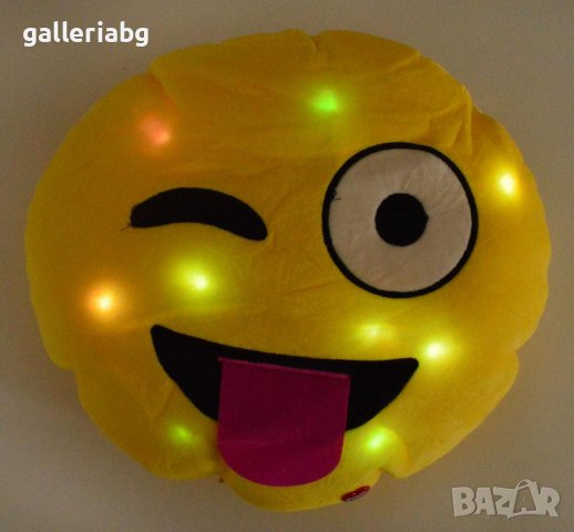 Светещи възглавници емоджи , снимка 6 - Декорация за дома - 38965196