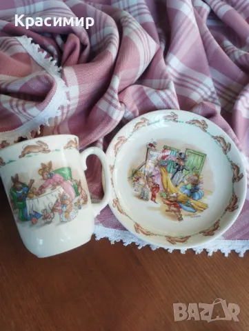 Чаша с чинийка Bunnykins. Произвежда се в Англия от Royal Doulton от 1976 до 1987 г. , снимка 3 - Колекции - 48823135