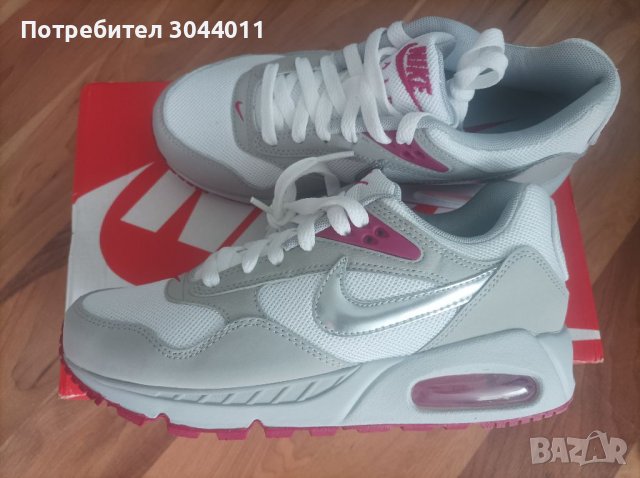 Нови оригинални маратонки Nike, снимка 2 - Маратонки - 37942346