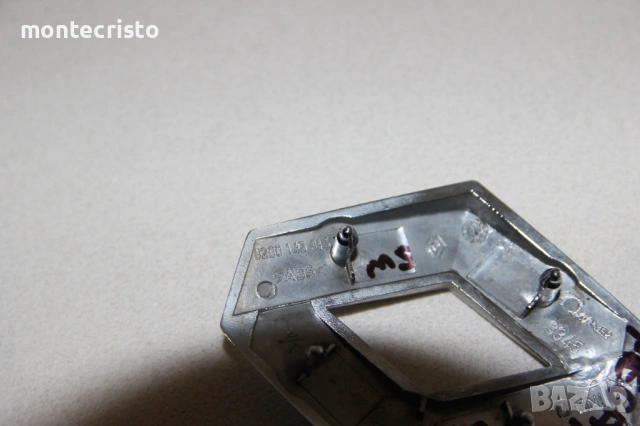 Задна емблема Renault Megane II комби (2002-2008г.) 8200145816 / 8200 145 816 емблема заден капак, снимка 3 - Аксесоари и консумативи - 53307694