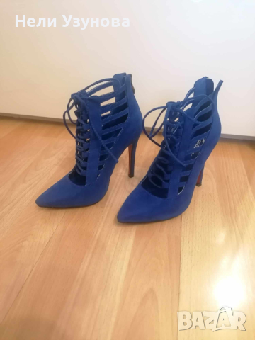 Уникални сини обувки с високи токчета с връзки и червена подметка - 37 размер, снимка 4 - Дамски обувки на ток - 44884995