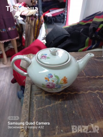 Порцеланов чайник , снимка 1