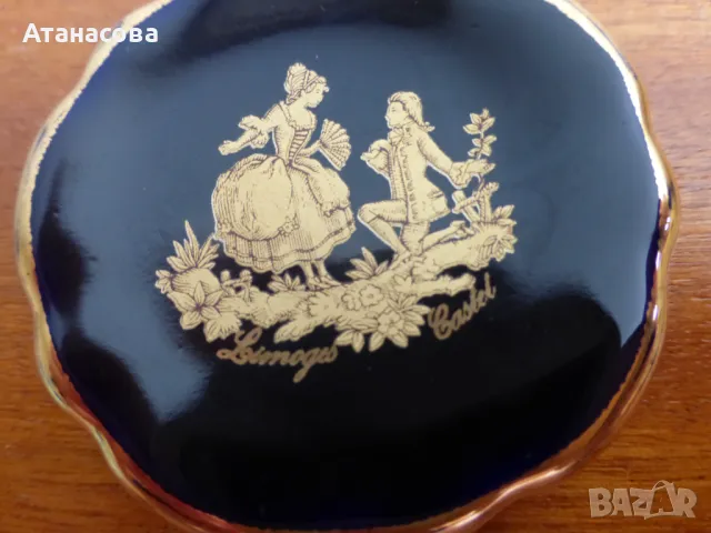   Порцеланова миниатюра купичка и дамска обувка кобалт Limoges Лимож 22K злато, снимка 3 - Антикварни и старинни предмети - 48654907