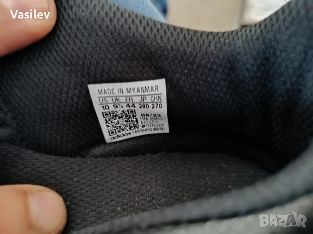 Adidas оригинал спортни обувки 43 номер , снимка 2 - Маратонки - 52295370