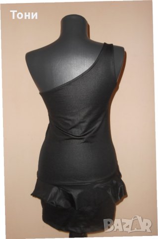 Еластична черна рокля с едно рамо , снимка 4 - Рокли - 28754706