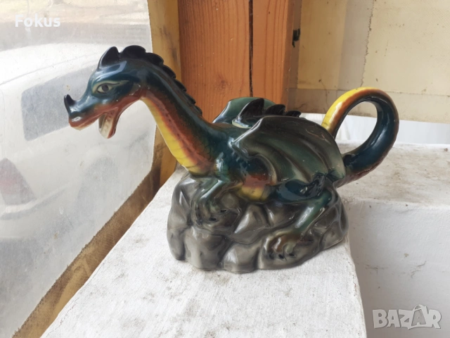 Порцеланова статуетка фигура дракон Staffordshire England