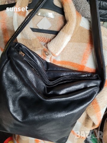 с ТРИ ПРЕГРАДИ,  естествена кожа,тип торба черна чанта, снимка 11 - Чанти - 43397557
