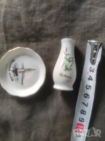Продавам Унгарски порцелан : миниатюрна ваза и чиния, снимка 5 - Други ценни предмети - 49962575