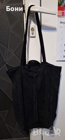 Продавам тоте чанта от чер естествен велур , снимка 2 - Чанти - 53180655