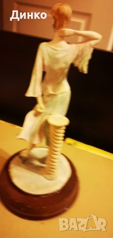 Порцеланова фигурка 24см., снимка 3 - Антикварни и старинни предмети - 44119468