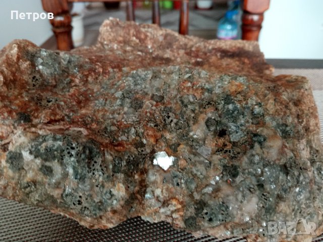 Продавам интересен,красив и уникален камък от недрата на Родопи планина.Район Мадан--3