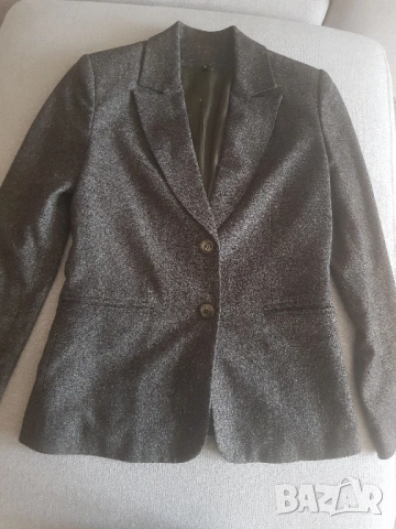 Дамски костюм