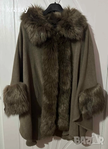 Страхотна голяма дамска жилетка тип пончо с пух на ръкава и яката (размер 2ХЛ,3ХЛ)