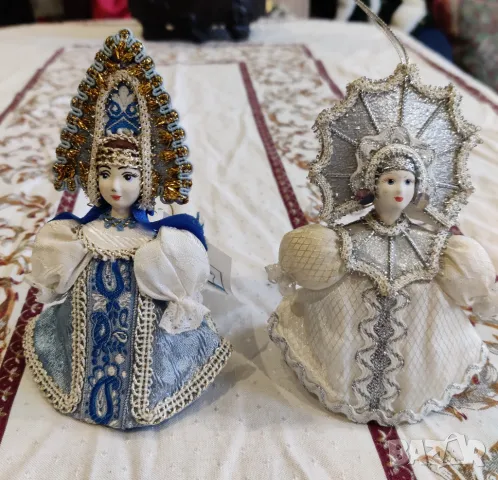 Украса за елха. Кукли в национална носия 