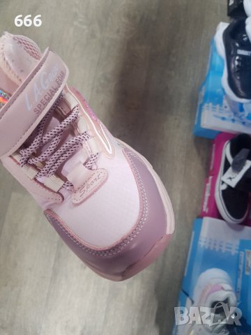 Обувки, снимка 2 - Детски боти и ботуши - 42980374