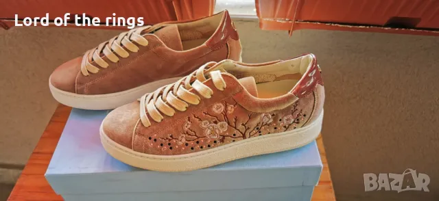 Оригинални маркови дамски маратонки/сникърси PHILIPPE MODEL - 37 номер