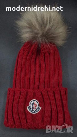 Дамска шапка Moncler червена, снимка 1 - Шапки - 27378945