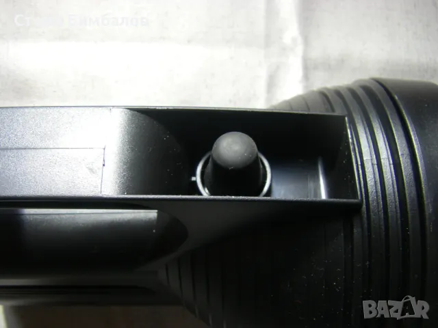 Чисто нов прожектор, фенер LAMAR с 4 броя големи батерии по 1.5 Волта , R20, снимка 4 - Къмпинг осветление - 48816946