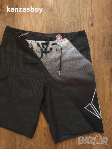 volcom - страхотни мъжки панталони, снимка 3 - Спортни дрехи, екипи - 37441638