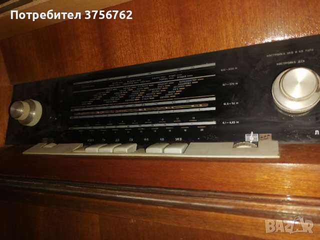 Радиограмофон шкаф Лира 68, снимка 1 - Грамофони - 43710583
