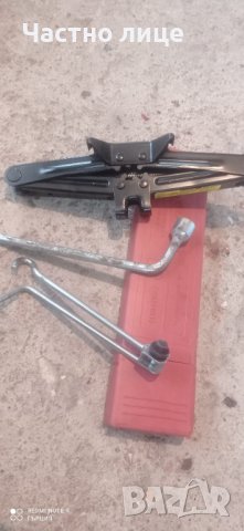  Оргинален Крик ключ и др. за Тойота Корола версо, снимка 1