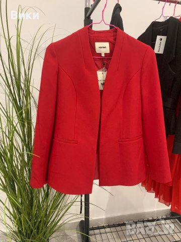 Червено сако, снимка 3 - Сака - 43501041