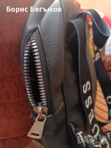 Дамска раница Guess, снимка 4 - Сакове - 52478028