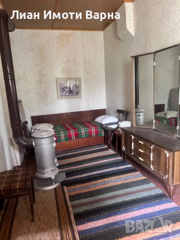 Къща с двор в с. Разделна, снимка 5 - Къщи - 51603665